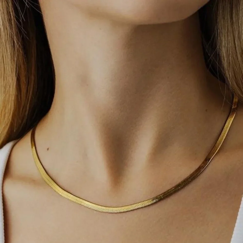 18” NEW GOLD HERRINGBONE SNAKE LINK CHAIN NECKLACE, NICE NECKLACE, CUTE NECKLACE - Picture 2 of 7
